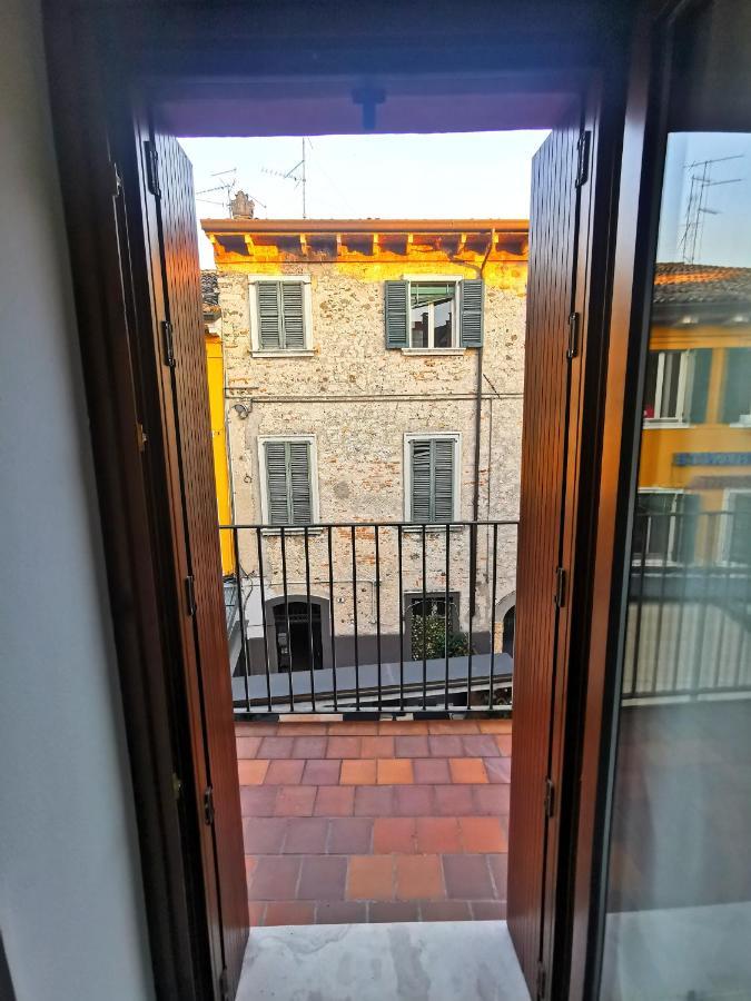 פסקיארה דל גארדה Old Town Apartment With Terrace - Live Love Lake מראה חיצוני תמונה