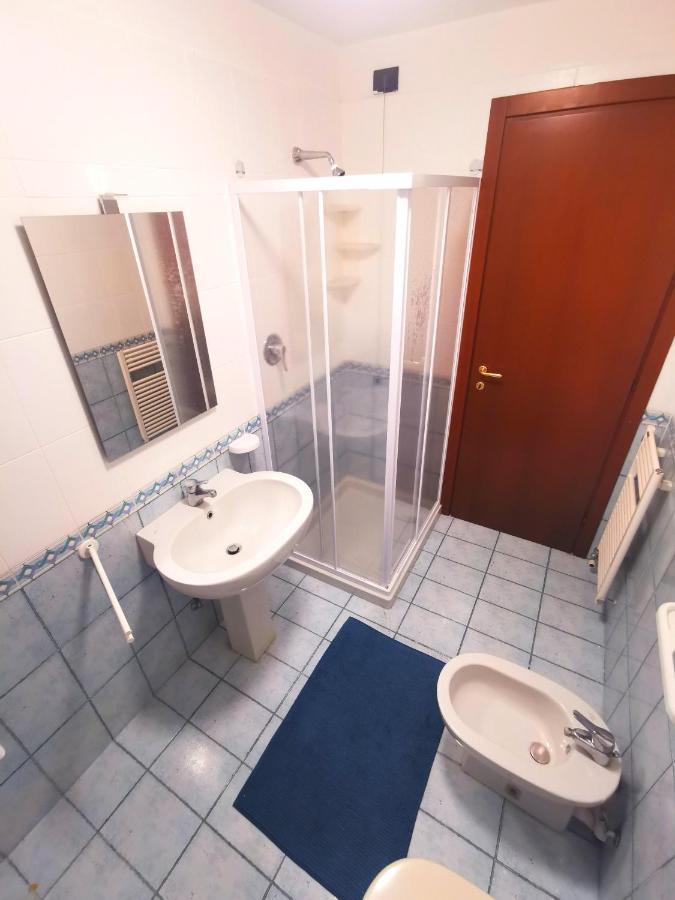 פסקיארה דל גארדה Old Town Apartment With Terrace - Live Love Lake מראה חיצוני תמונה