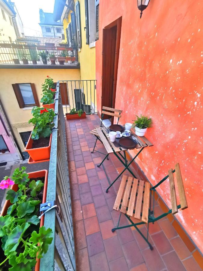 פסקיארה דל גארדה Old Town Apartment With Terrace - Live Love Lake מראה חיצוני תמונה