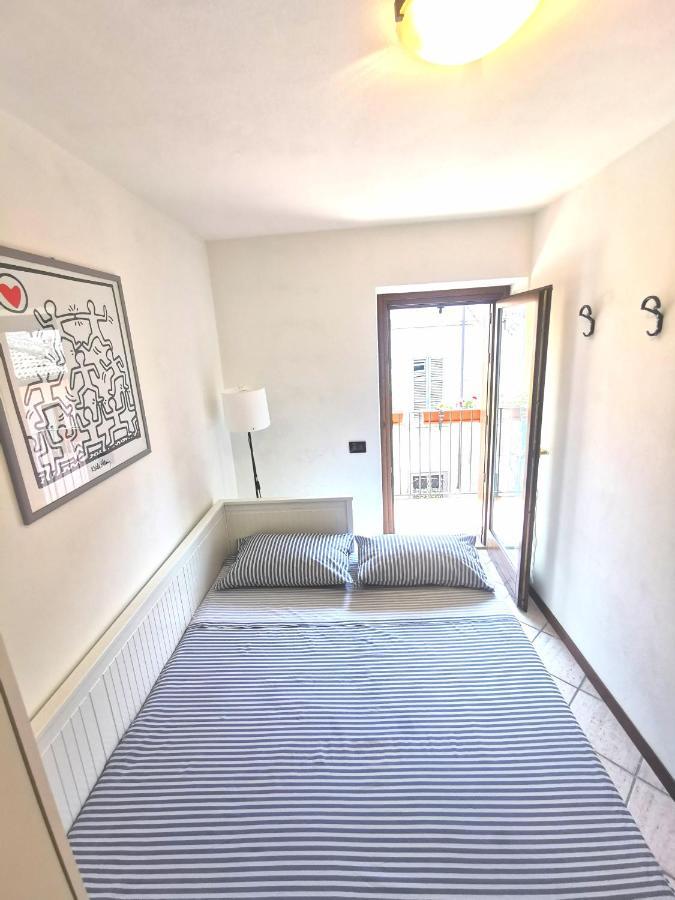 פסקיארה דל גארדה Old Town Apartment With Terrace - Live Love Lake מראה חיצוני תמונה