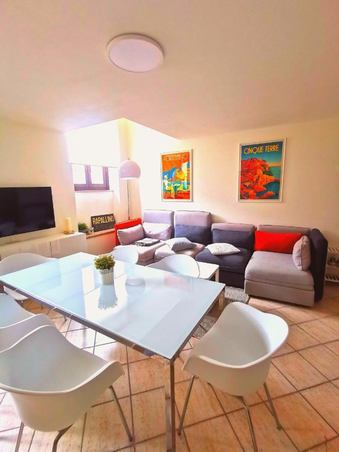 פסקיארה דל גארדה Old Town Apartment With Terrace - Live Love Lake מראה חיצוני תמונה