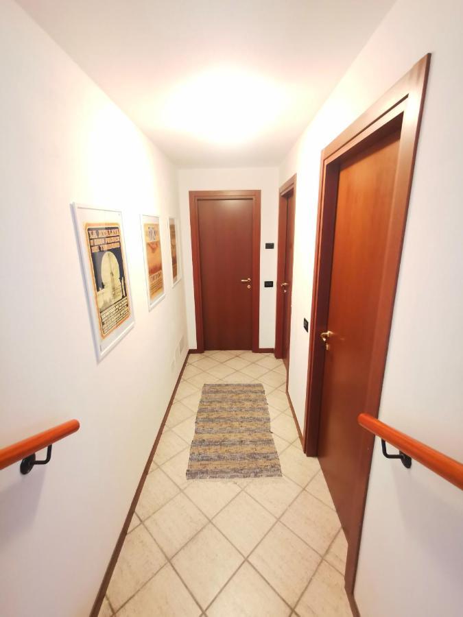 פסקיארה דל גארדה Old Town Apartment With Terrace - Live Love Lake מראה חיצוני תמונה