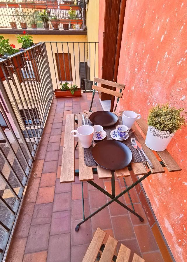 פסקיארה דל גארדה Old Town Apartment With Terrace - Live Love Lake מראה חיצוני תמונה