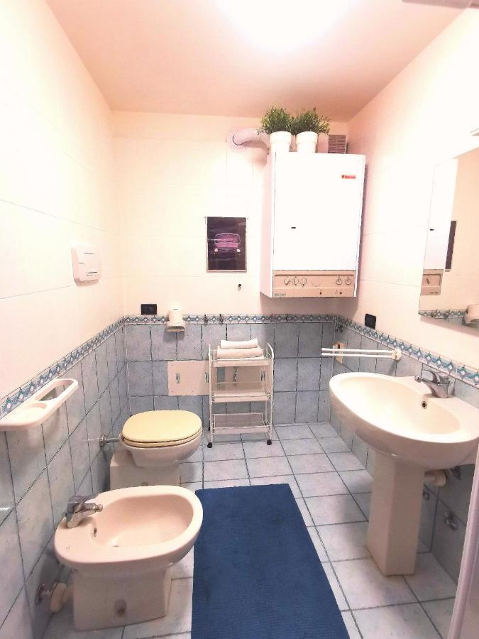 פסקיארה דל גארדה Old Town Apartment With Terrace - Live Love Lake מראה חיצוני תמונה