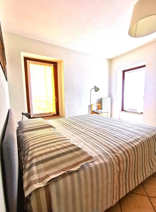 פסקיארה דל גארדה Old Town Apartment With Terrace - Live Love Lake מראה חיצוני תמונה