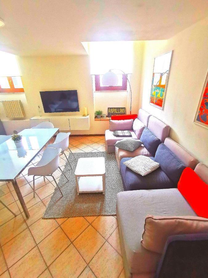 פסקיארה דל גארדה Old Town Apartment With Terrace - Live Love Lake מראה חיצוני תמונה