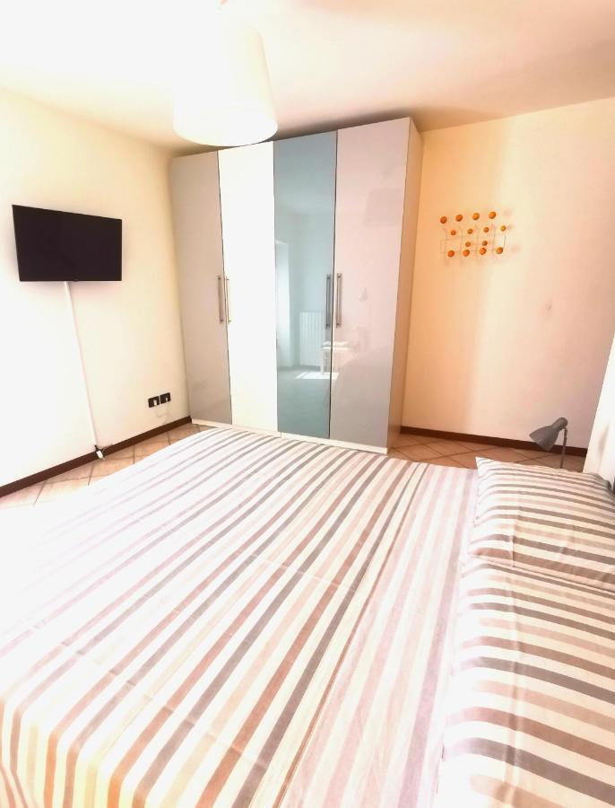 פסקיארה דל גארדה Old Town Apartment With Terrace - Live Love Lake מראה חיצוני תמונה