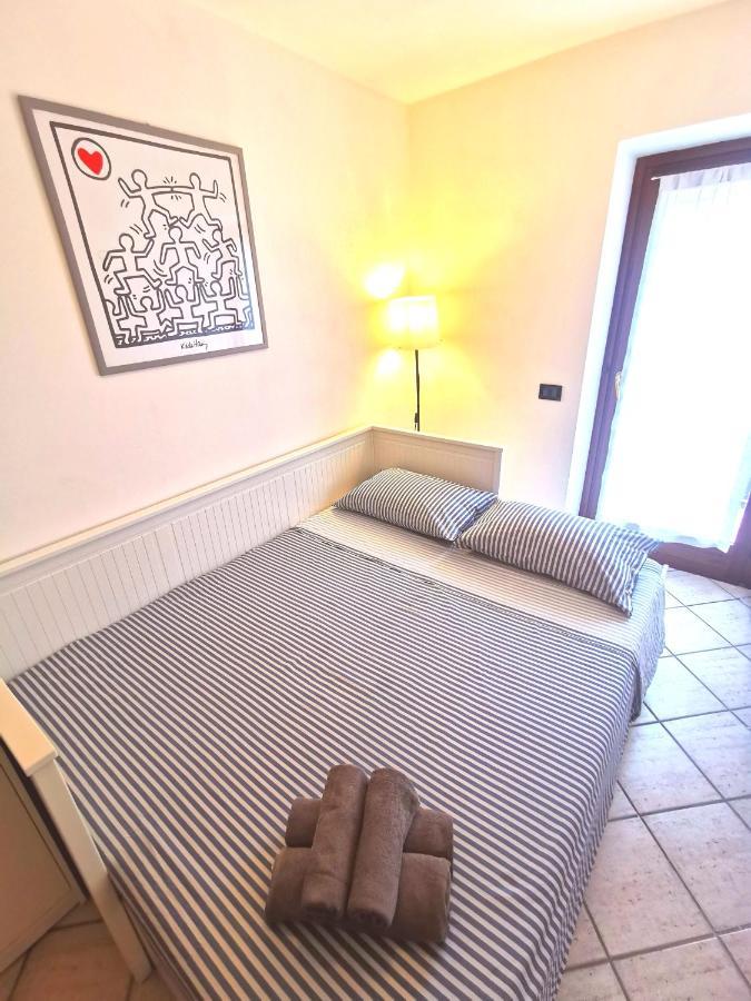 פסקיארה דל גארדה Old Town Apartment With Terrace - Live Love Lake מראה חיצוני תמונה